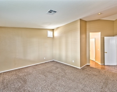 426 River Glider Avenue - Photo Thumbnail 4