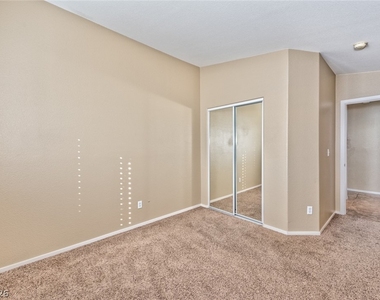 426 River Glider Avenue - Photo Thumbnail 9