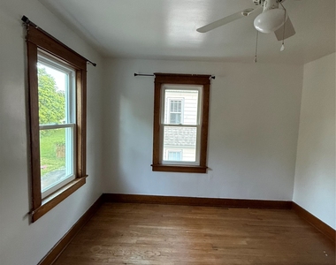 209 Dudley Ave - Photo Thumbnail 3