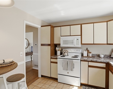 37 Oakmount Drive - Photo Thumbnail 9
