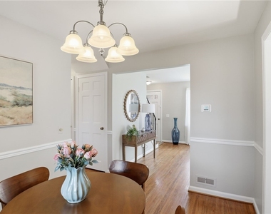 37 Oakmount Drive - Photo Thumbnail 5