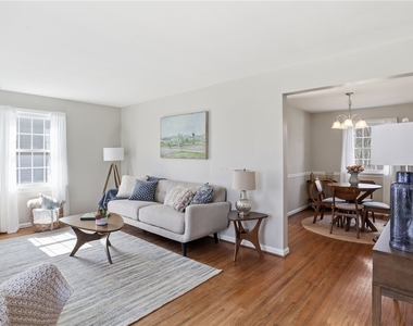 37 Oakmount Drive - Photo Thumbnail 4