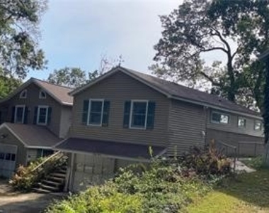 67 Glenwood Drive - Photo Thumbnail 2