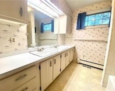 67 Glenwood Drive - Photo Thumbnail 28
