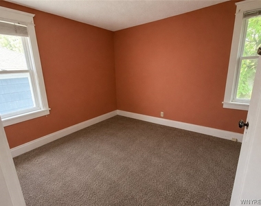 147 W Winspear Avenue - Photo Thumbnail 3