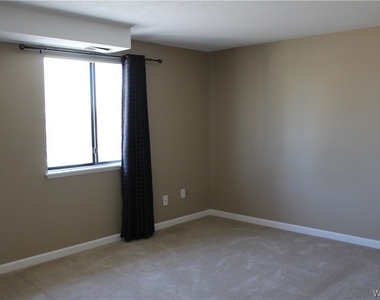 3948 Ridge Lea Road - Photo Thumbnail 16