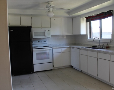 3948 Ridge Lea Road - Photo Thumbnail 8
