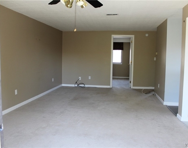 3948 Ridge Lea Road - Photo Thumbnail 9