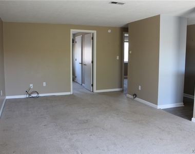 3948 Ridge Lea Road - Photo Thumbnail 10