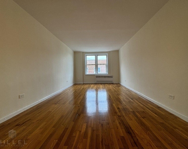Parsons Blvd - Photo Thumbnail 5