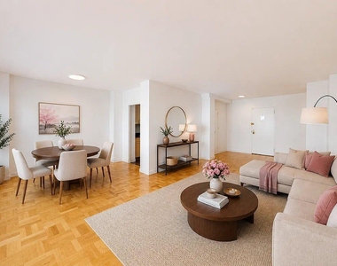 East 55th Street - Photo Thumbnail 8
