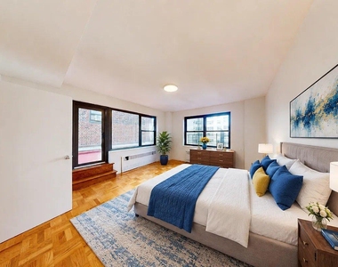 East 55th Street - Photo Thumbnail 5