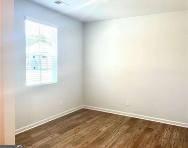667 Summerwood Lane - Photo Thumbnail 13
