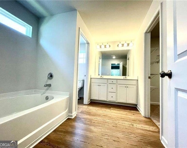 667 Summerwood Lane - Photo Thumbnail 17