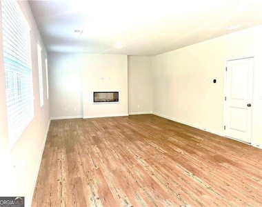 667 Summerwood Lane - Photo Thumbnail 11