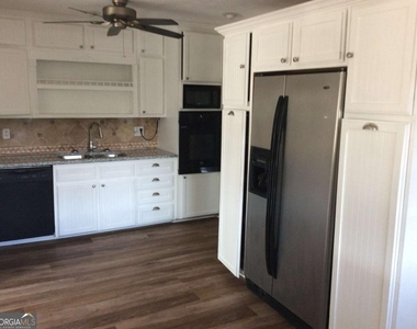 80 Homestead Place - Photo Thumbnail 5