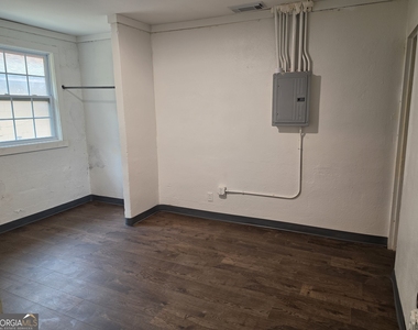 1148 Booker Avenue Sw - Photo Thumbnail 5