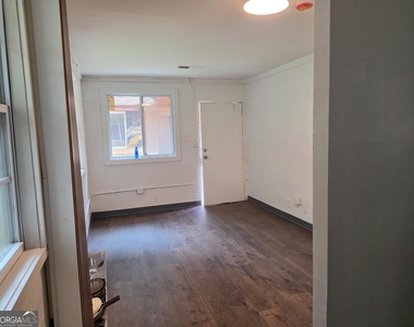 1148 Booker Avenue Sw - Photo Thumbnail 2