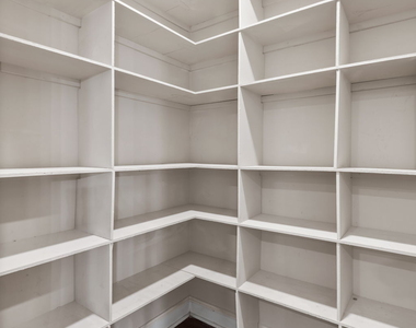 475 Louise Way - Photo Thumbnail 11