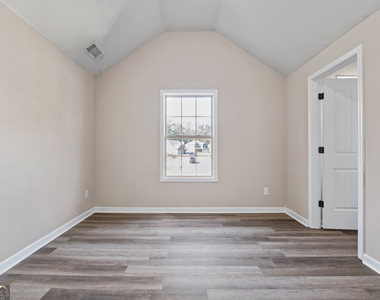 475 Louise Way - Photo Thumbnail 27