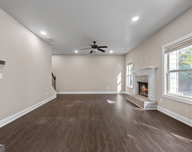 475 Louise Way - Photo Thumbnail 13