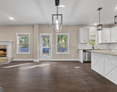475 Louise Way - Photo Thumbnail 6