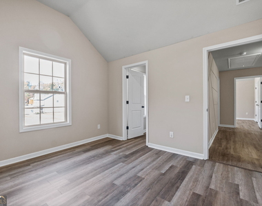 475 Louise Way - Photo Thumbnail 28