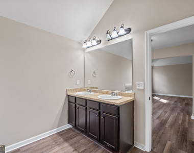 475 Louise Way - Photo Thumbnail 21