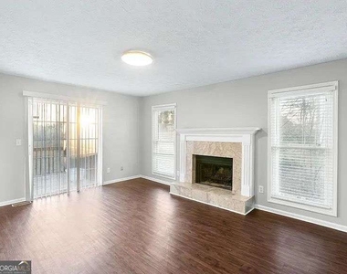 2247 June Court Sw - Photo Thumbnail 2