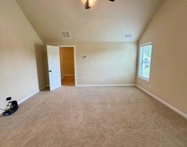 104 Armory Creek Drive - Photo Thumbnail 9