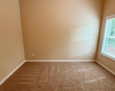 104 Armory Creek Drive - Photo Thumbnail 14