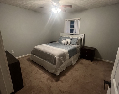 527 University Circle - Photo Thumbnail 7