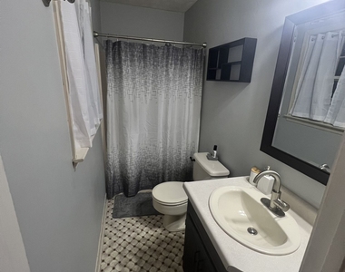527 University Circle - Photo Thumbnail 8