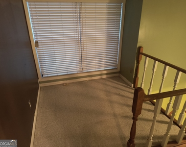 105 Governors Drive - Photo Thumbnail 12