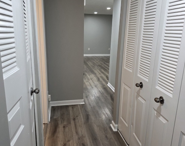 5349 Tracey Drive - Photo Thumbnail 10