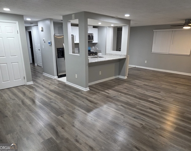 5349 Tracey Drive - Photo Thumbnail 3