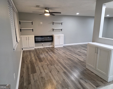 5349 Tracey Drive - Photo Thumbnail 8