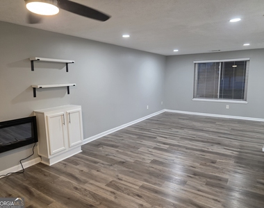 5349 Tracey Drive - Photo Thumbnail 14