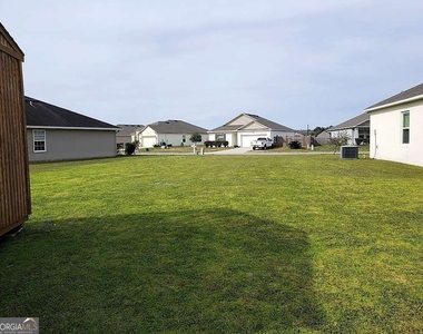 110 Cedar Circle - Photo Thumbnail 24