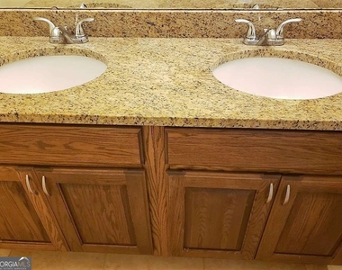 110 Cedar Circle - Photo Thumbnail 15