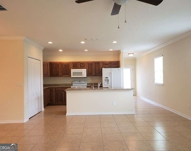 110 Cedar Circle - Photo Thumbnail 4