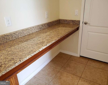 110 Cedar Circle - Photo Thumbnail 20