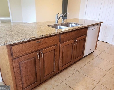 110 Cedar Circle - Photo Thumbnail 7