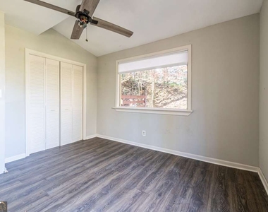1570 Spring Lane Nw - Photo Thumbnail 21