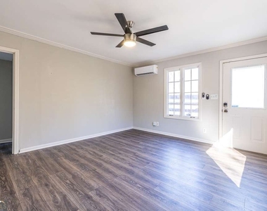1570 Spring Lane Nw - Photo Thumbnail 5