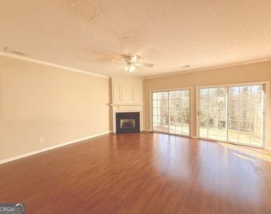 40 Highoak Drive Ne - Photo Thumbnail 5
