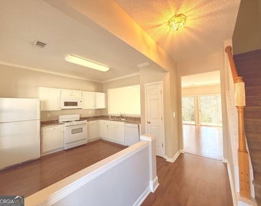 40 Highoak Drive Ne - Photo Thumbnail 2