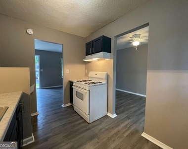 4554 Doral Drive Sw - Photo Thumbnail 6