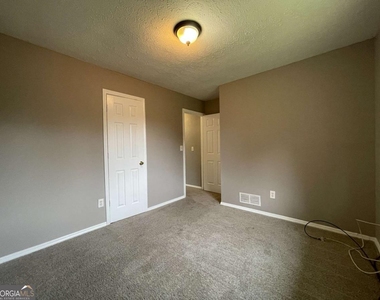 4554 Doral Drive Sw - Photo Thumbnail 12