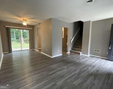 4554 Doral Drive Sw - Photo Thumbnail 3